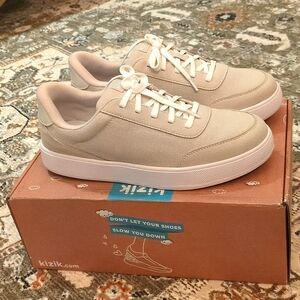 NWT Kizik Kids Prague Slip-On Sneakers